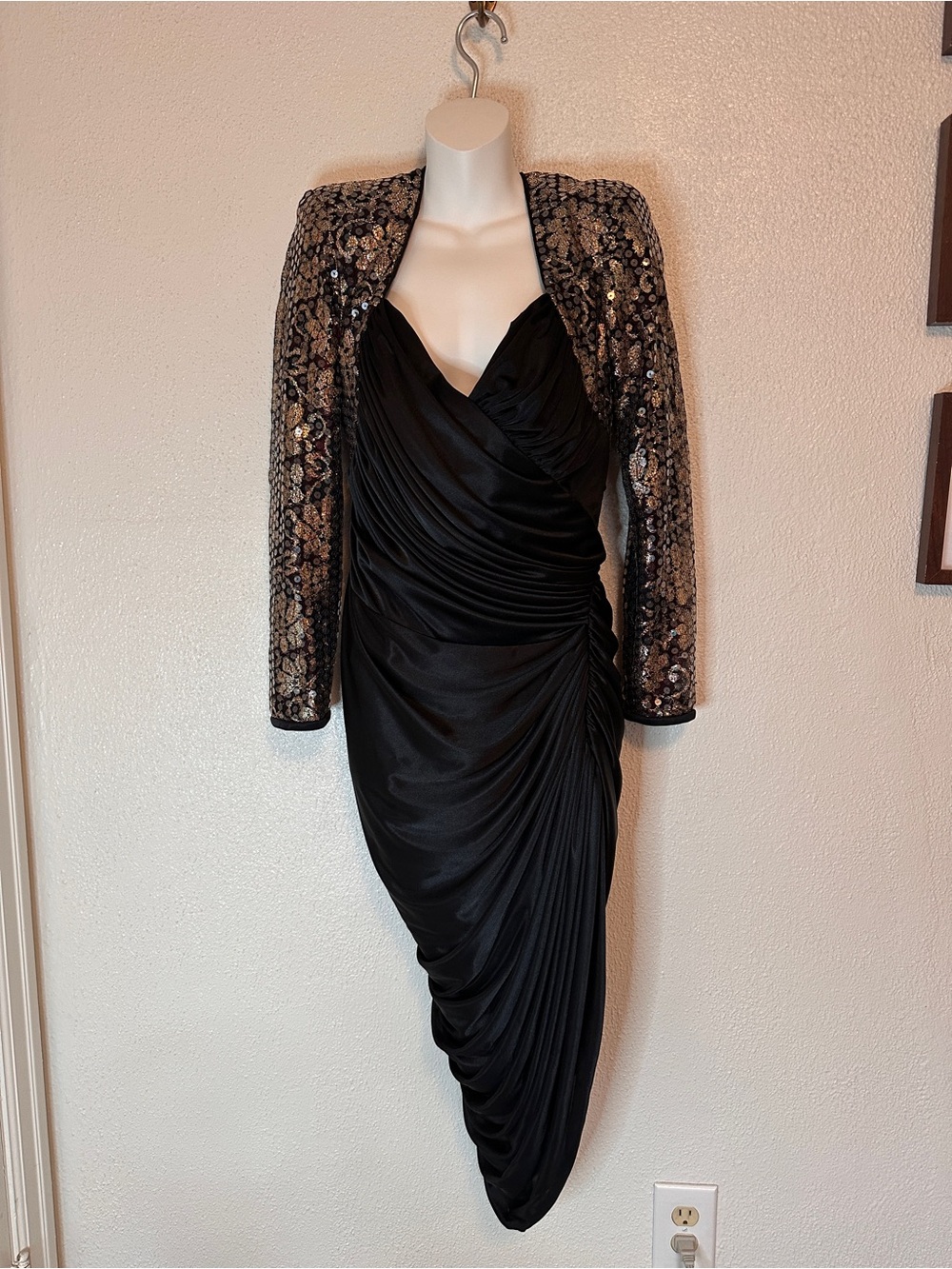 Vintage 80s Tadashi Shoji sequin metallic gold and black wiggle dress 12